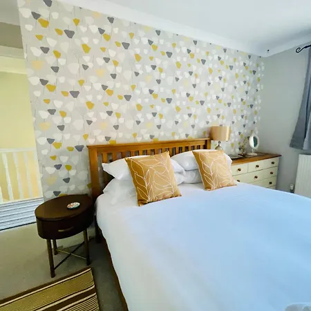Tanglewood Close, 3 Bedroom House, Abergavenny With Private Parking, Exterior photo