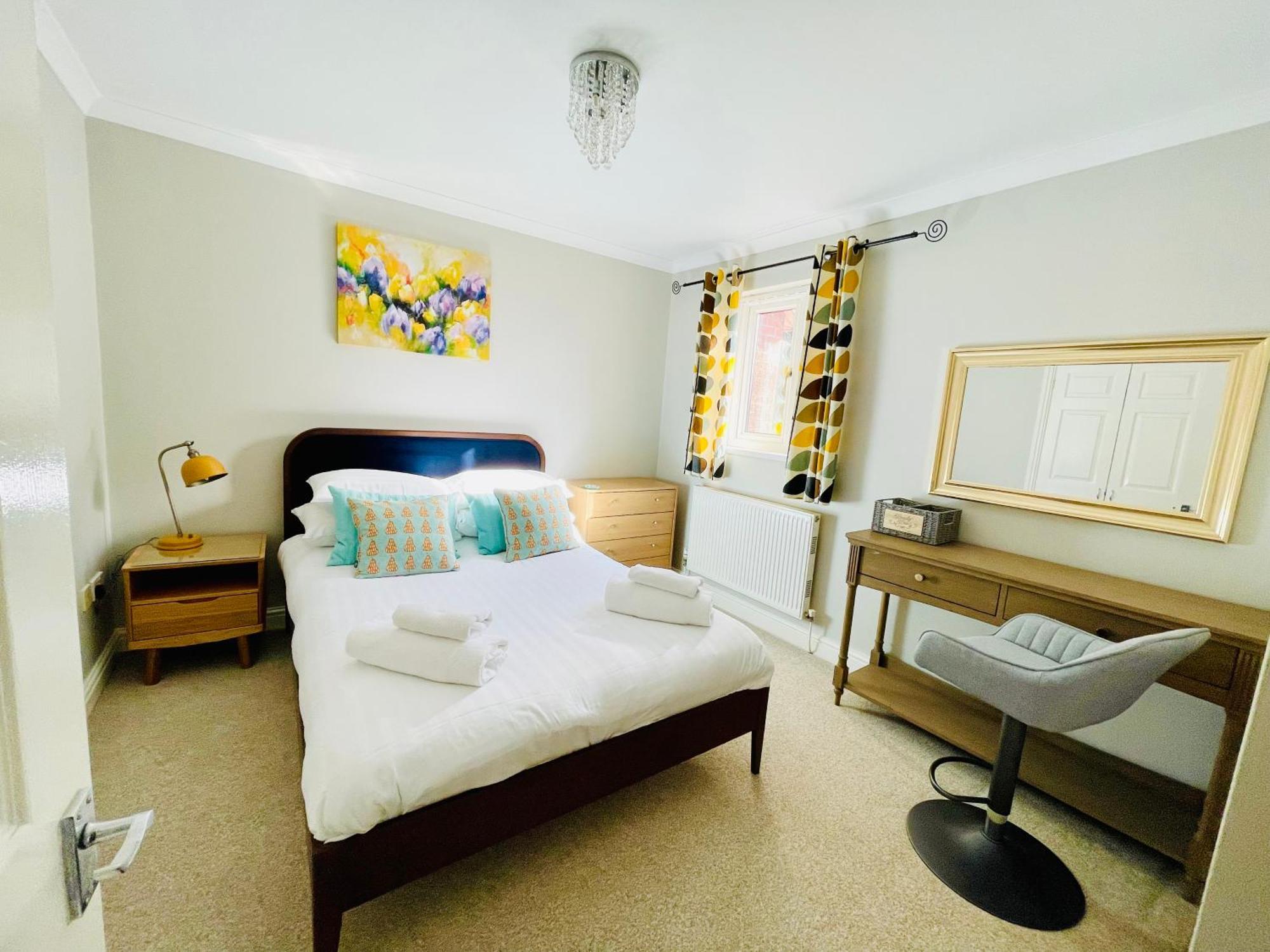 Holiday home Tanglewood Close, 3 Bedroom House, With Private Parking,