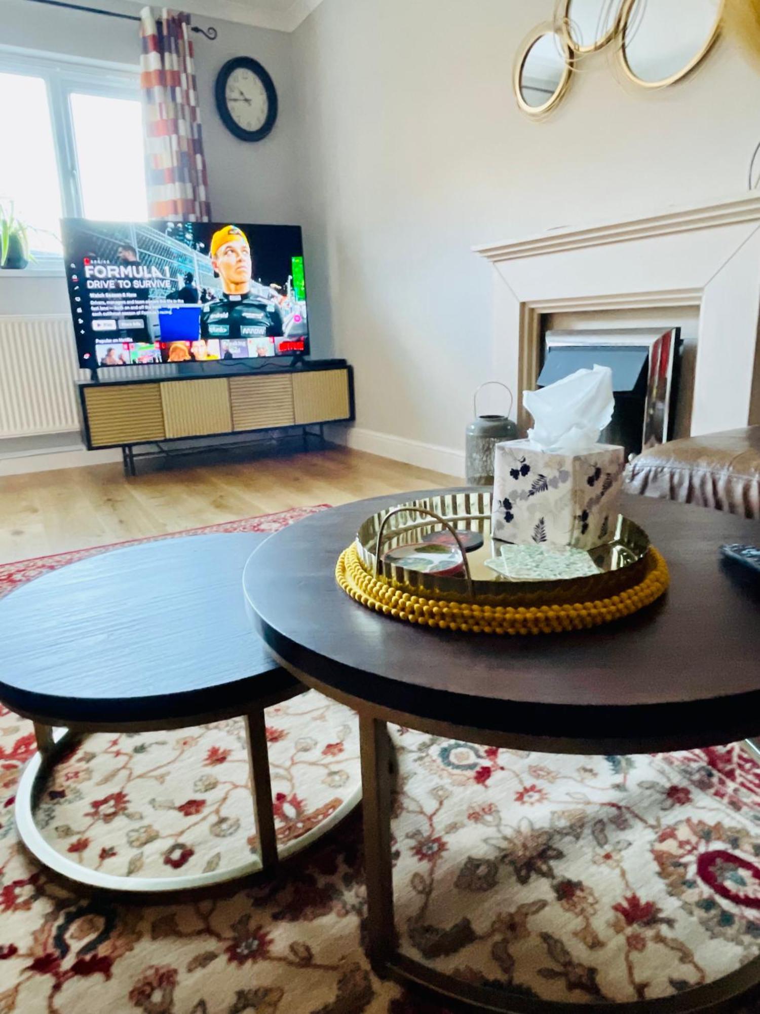 Tanglewood Close, 3 Bedroom House, With Private Parking, Abergavenny