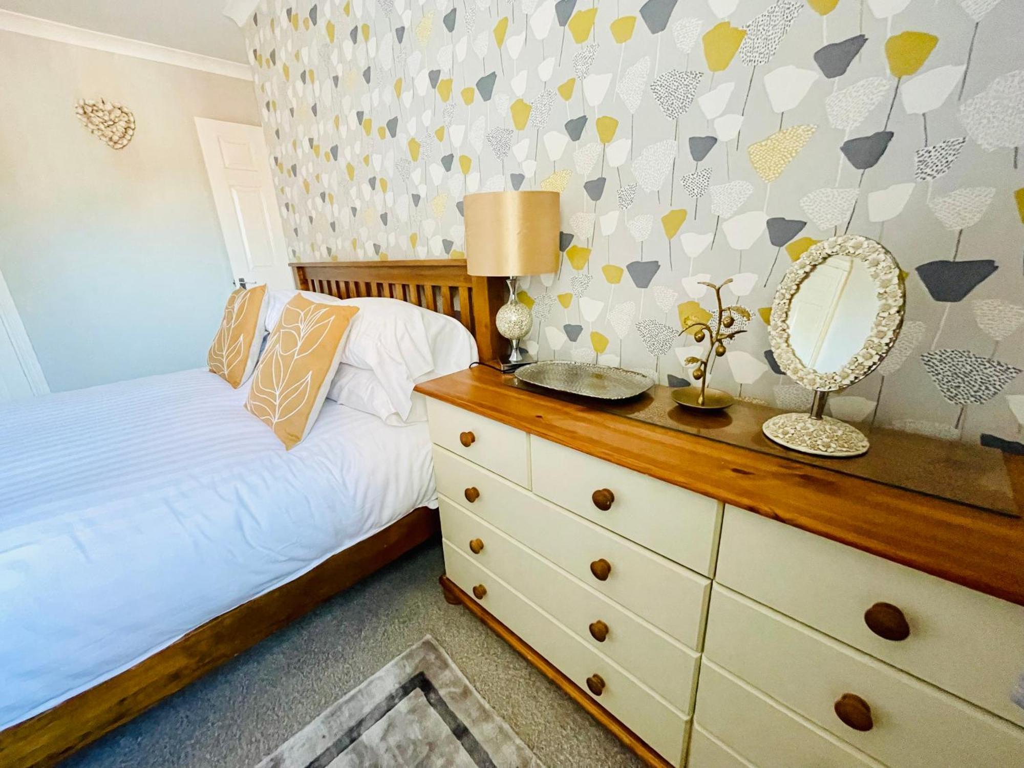 Holiday home Tanglewood Close, 3 Bedroom House, With Private Parking, Abergavenny